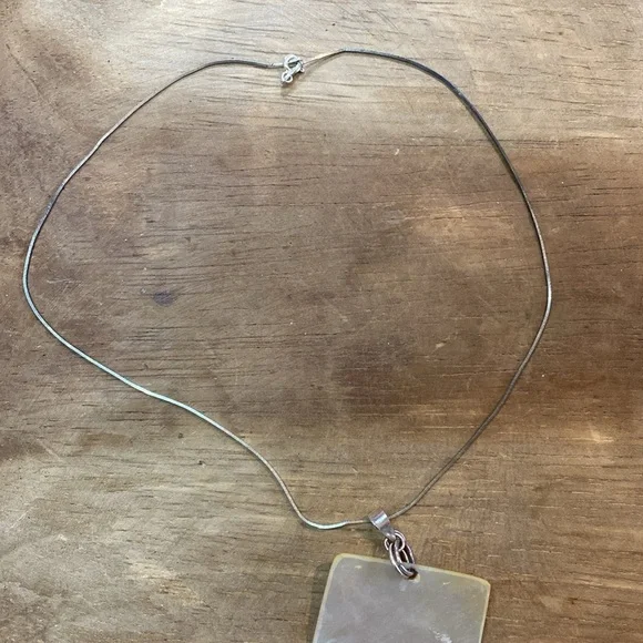 Shell necklace - Picture 4 of 8